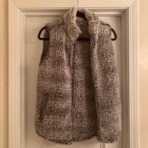 Thread + Supply fluffy oversized vest, size small